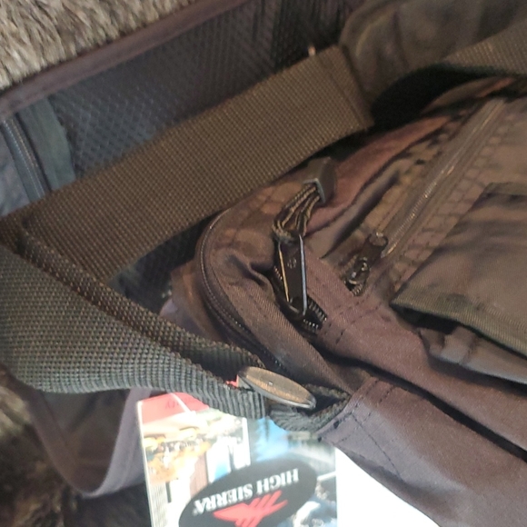 VINTAGE 2001 HIGH SIERRA MEGA VERTICAL FIELD BAG - Picture 9 of 9